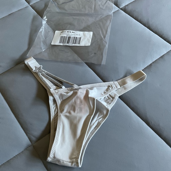 New Victoria’s Secret panties XS - Picture 1 of 5